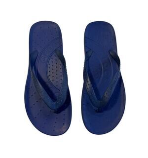 Crocs Blue Flip Flops Toe Post Mens 8 Womens 10 Rubber Casual Lightweight